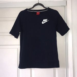 Quarter sleeve Nike shirt